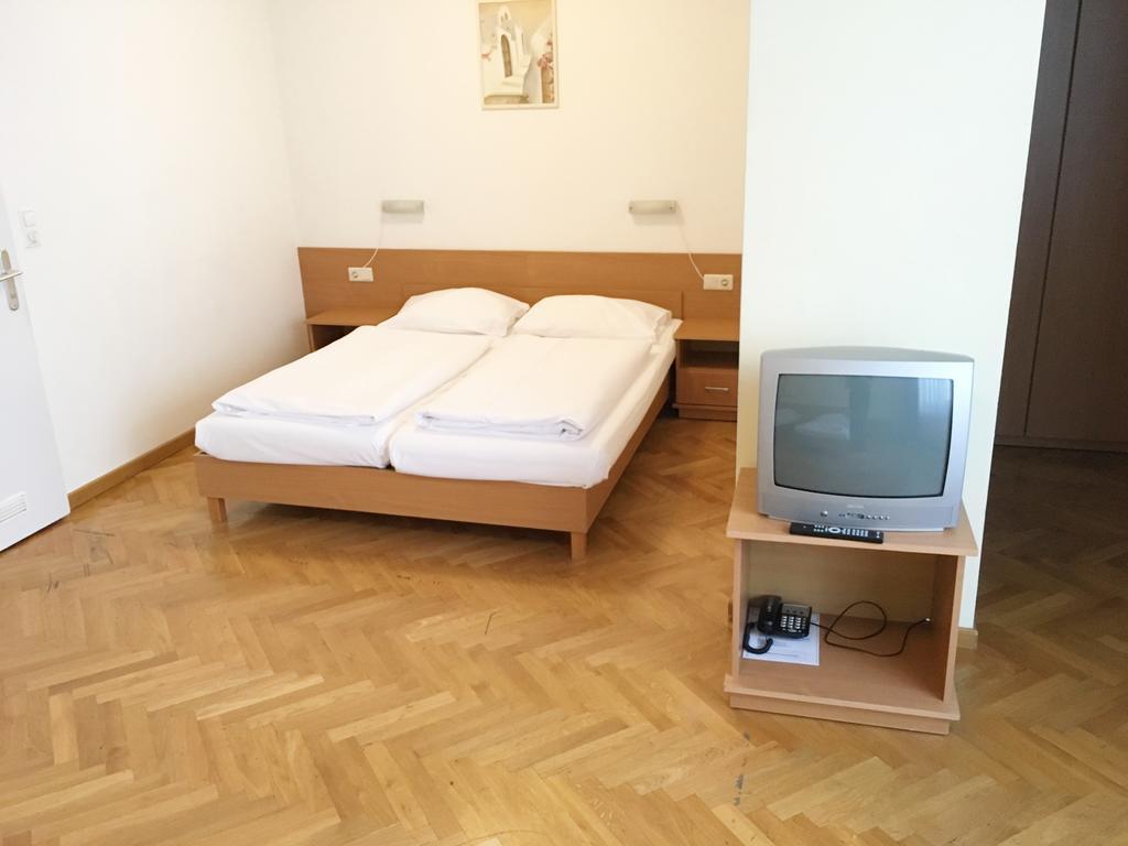 Hotel Geblergasse Вена Экстерьер фото